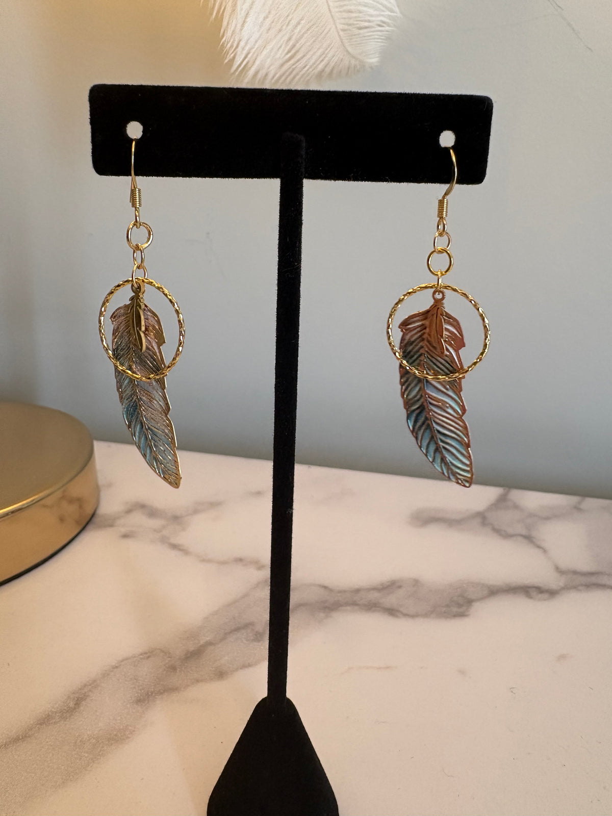 Large Feather earrings with hoop (gold)